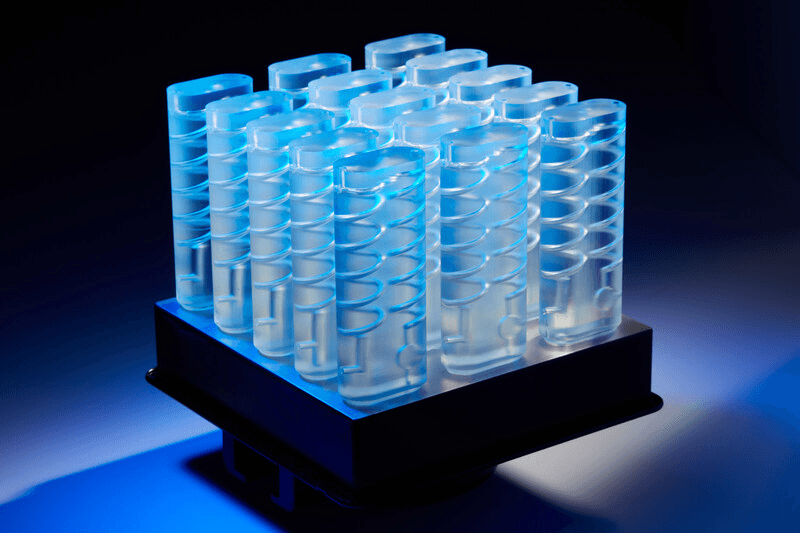 微流体和毫流体以及芯片实验室制造指南