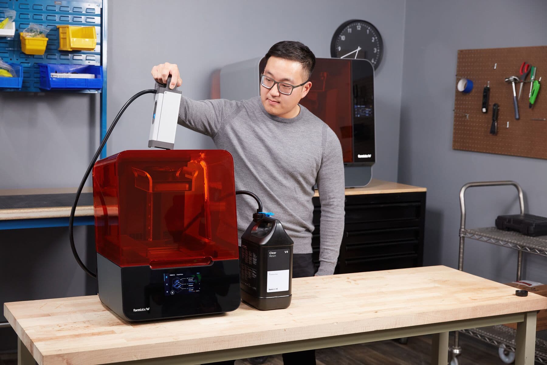 5L容量のレジンをボリュームディスカウント価格で購入いただける新製品、Resin Pumping Systemで光造形3Dプリントのコスト効率を更に向上