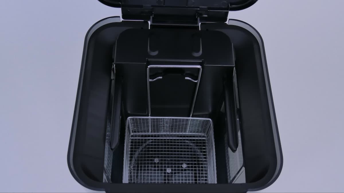 wash-lift-lid.jpg