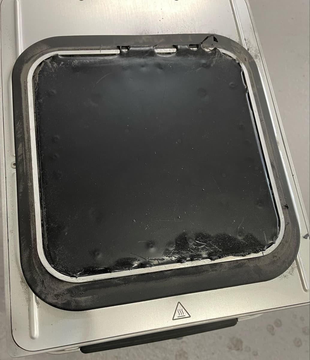 预印熔化:哑光并粘附在打印床上