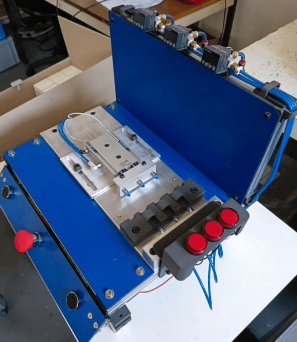 然后,再利用由 3D 打印组件制成的定制机器对最终部件进行严密性检查测试