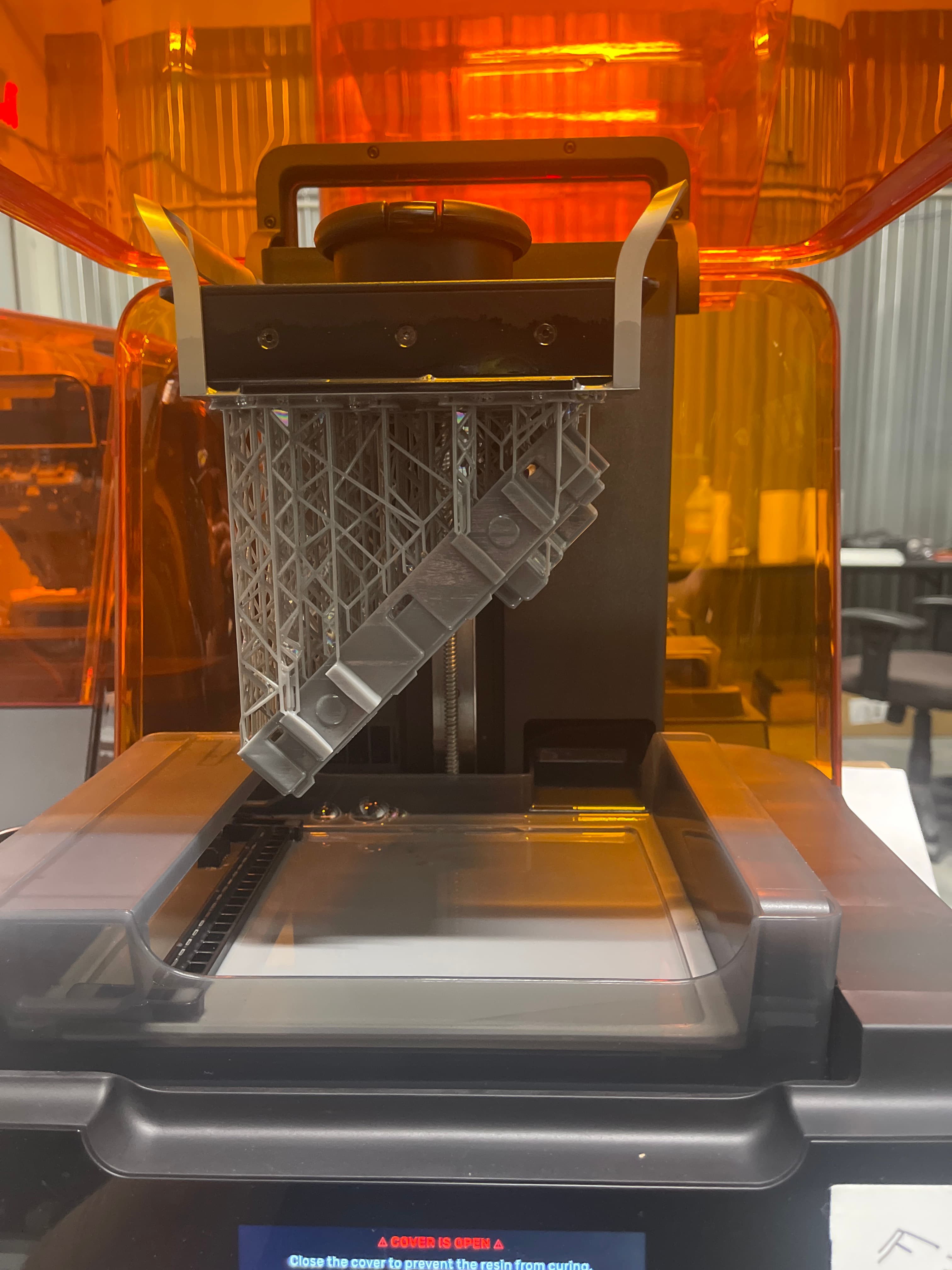 Form 3+ 构建平台上的 3D 打印部件