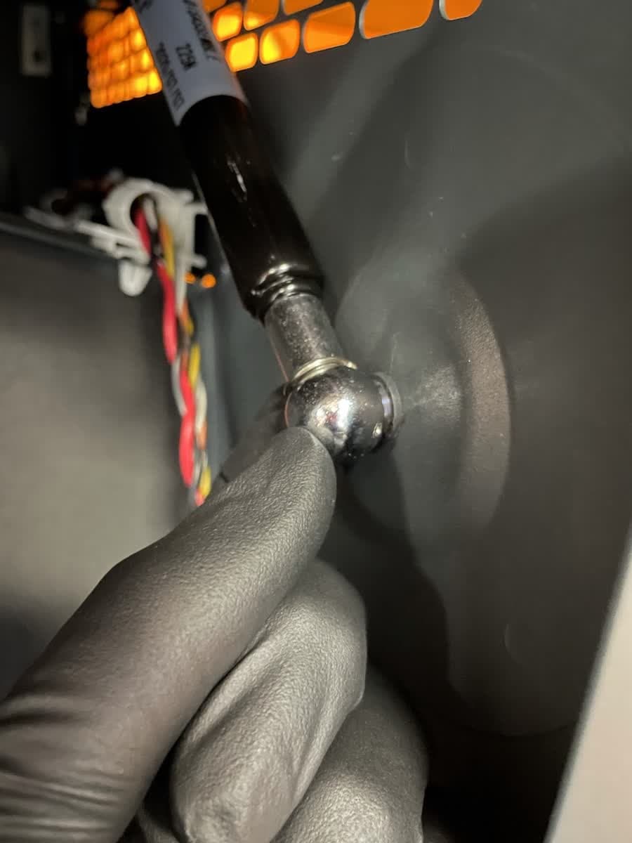 gas-spring-retaining-ring.jpg