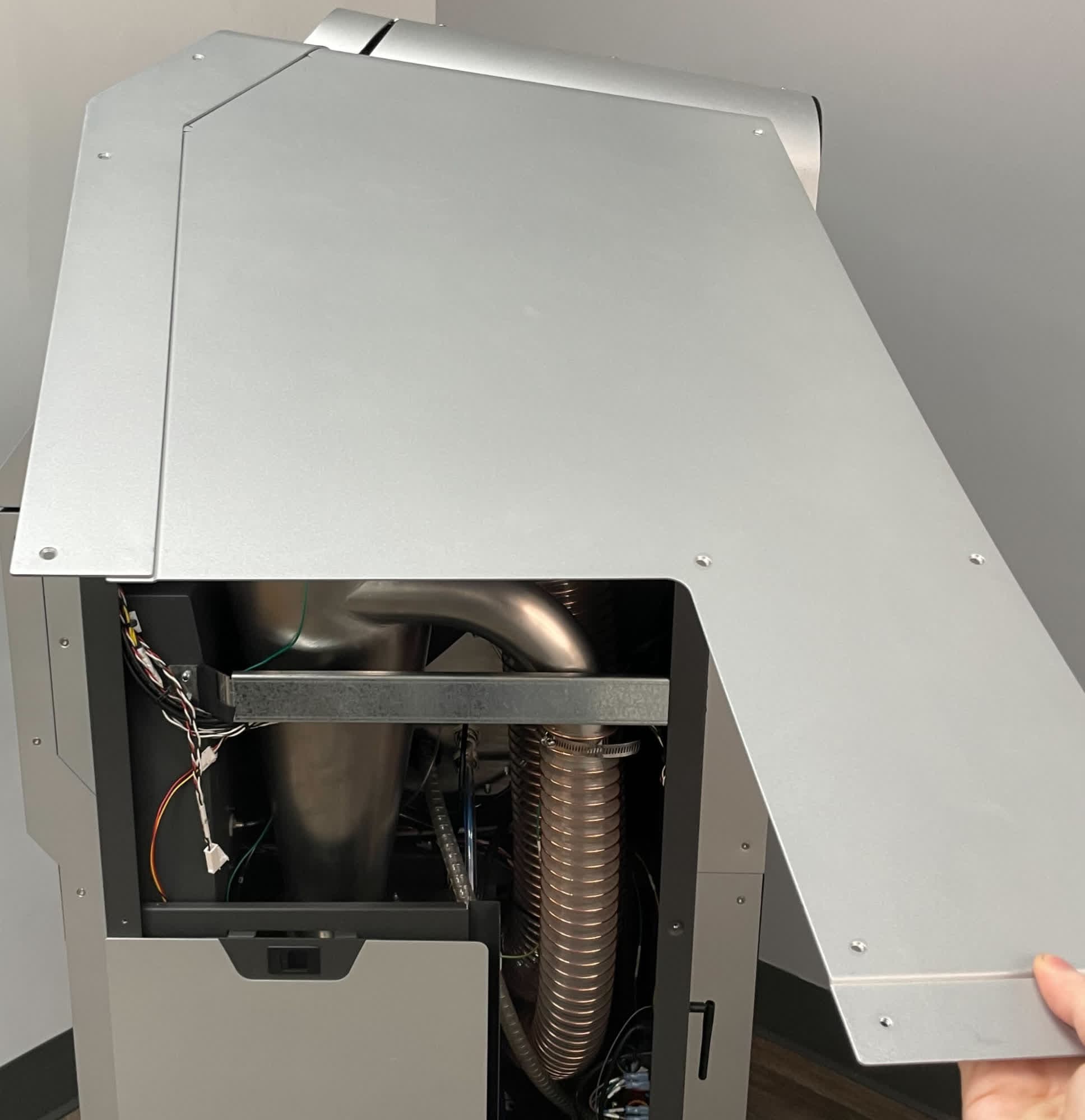 第 3 步:拆卸上侧面板