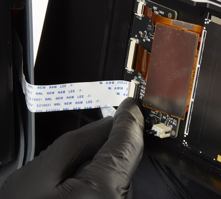 f3-display-cable-latch.jpg