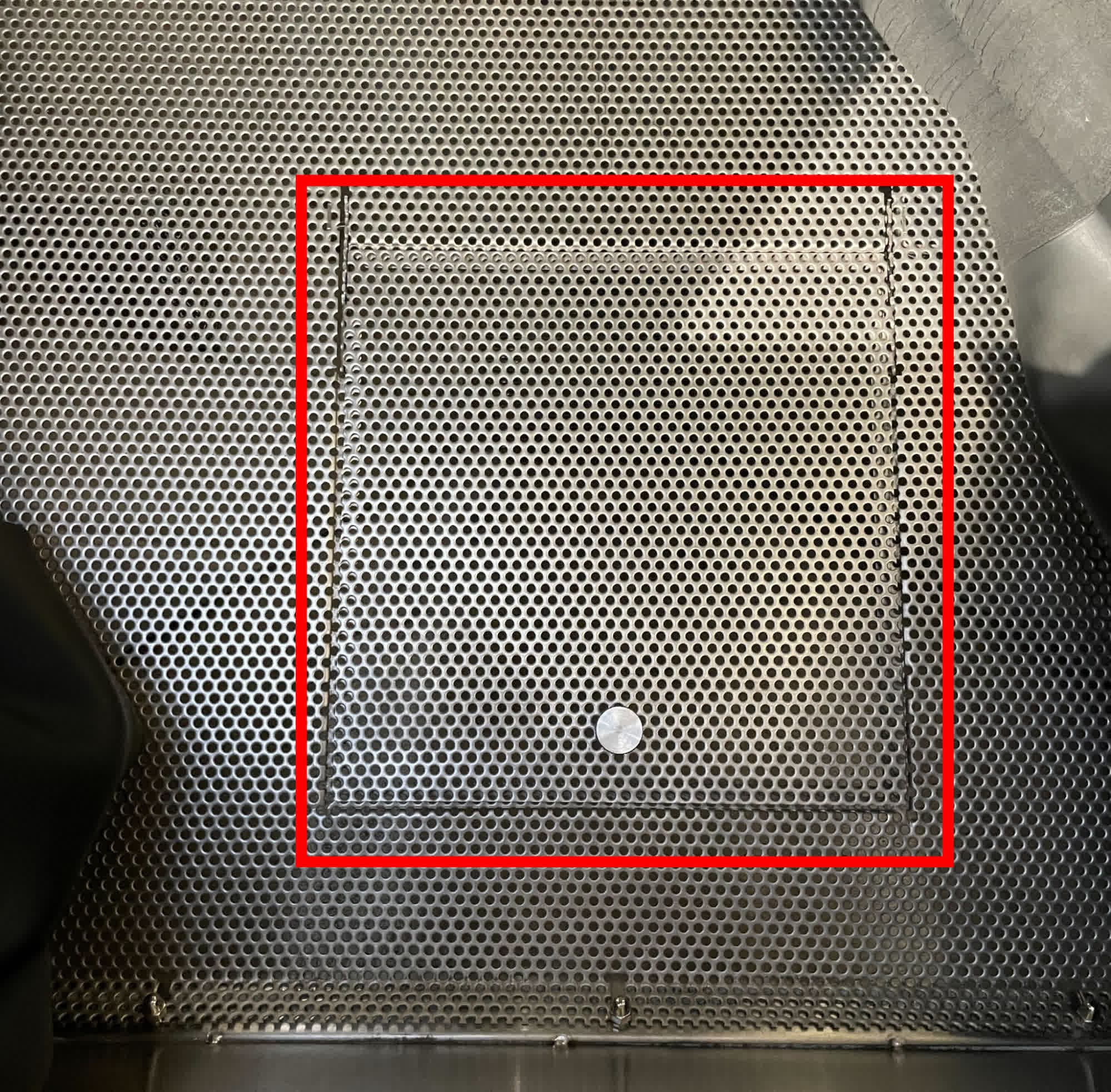第 3 步:抬起栅罩以操作收集槽