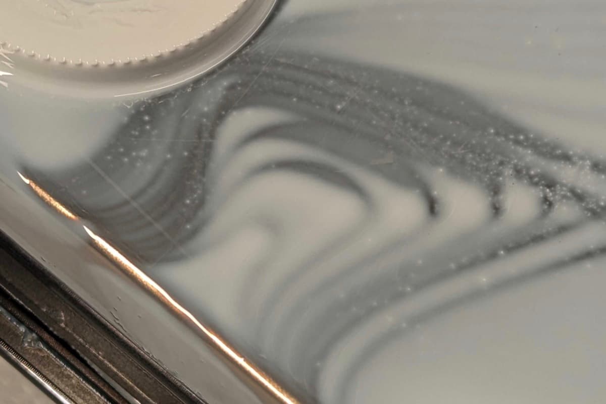 Alumina 4N Resin 树脂槽中的白色颗粒