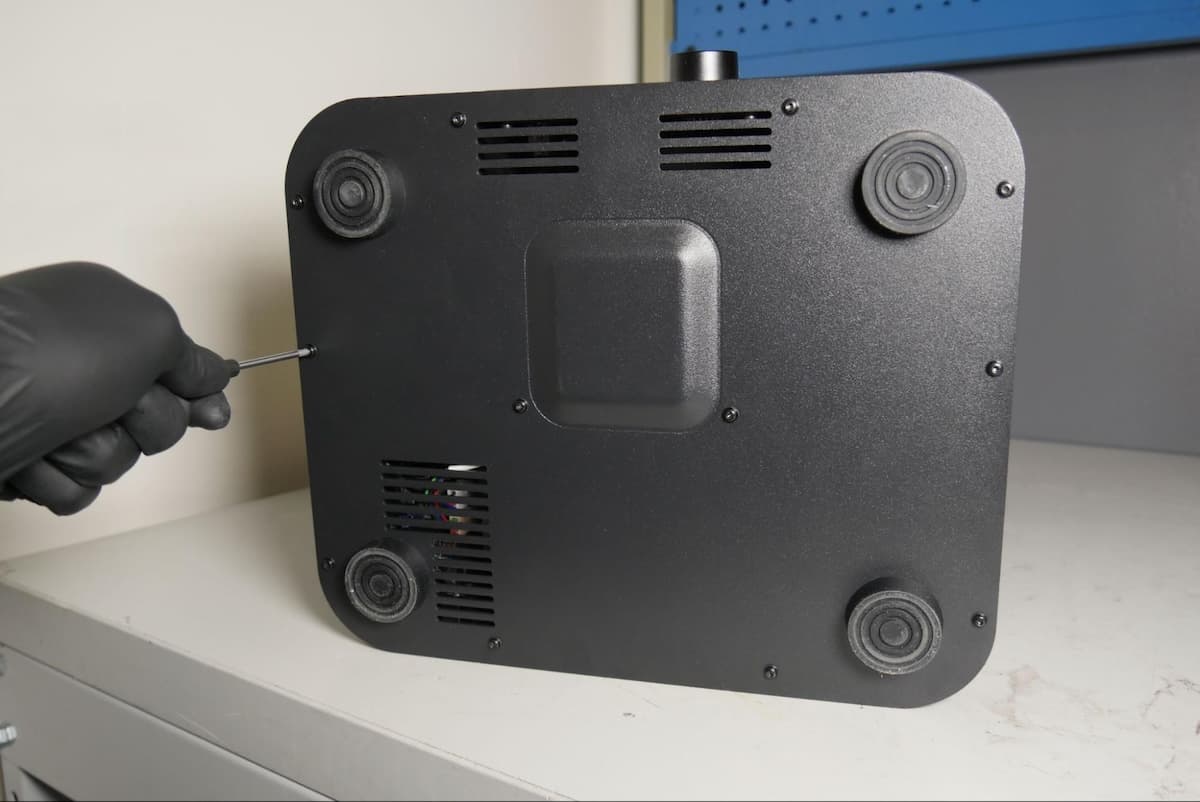 fw2-bottom-screws.jpg