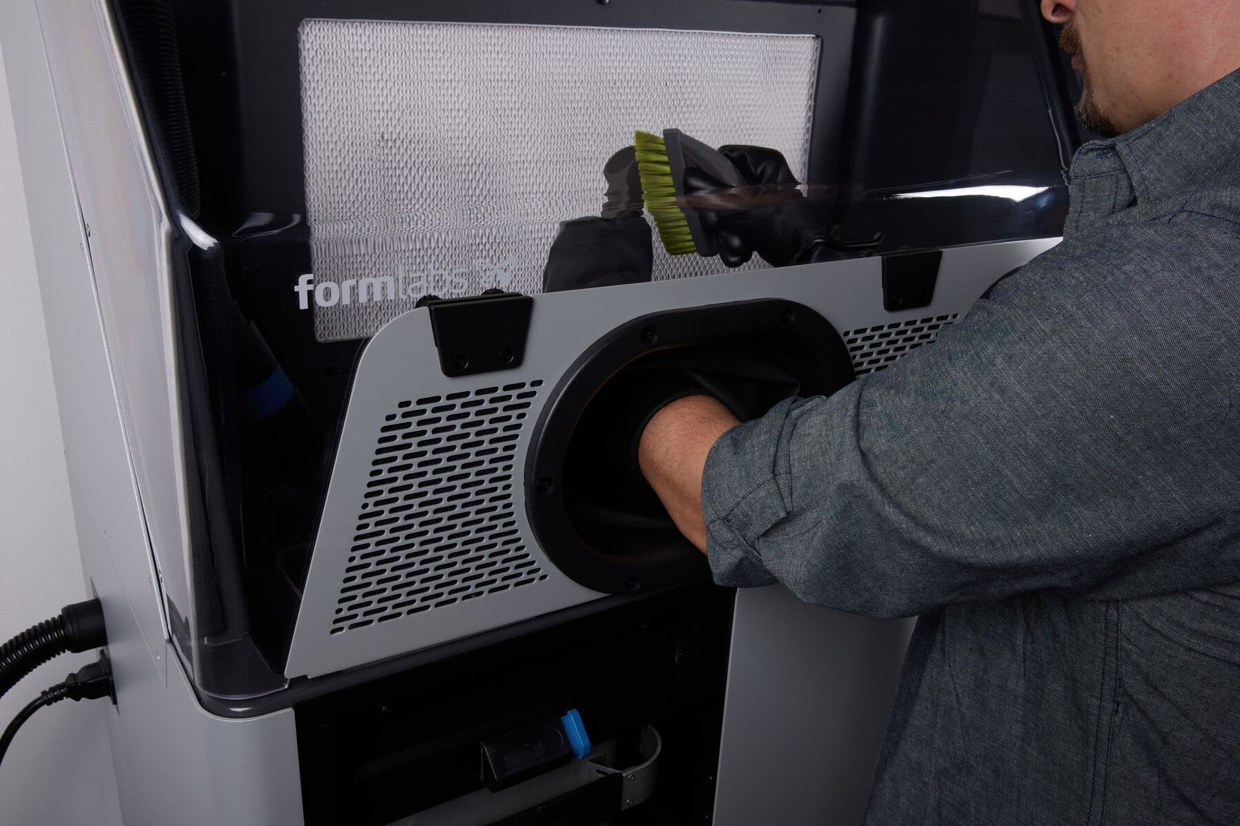 使用中的 Fuse Sift Glovebox