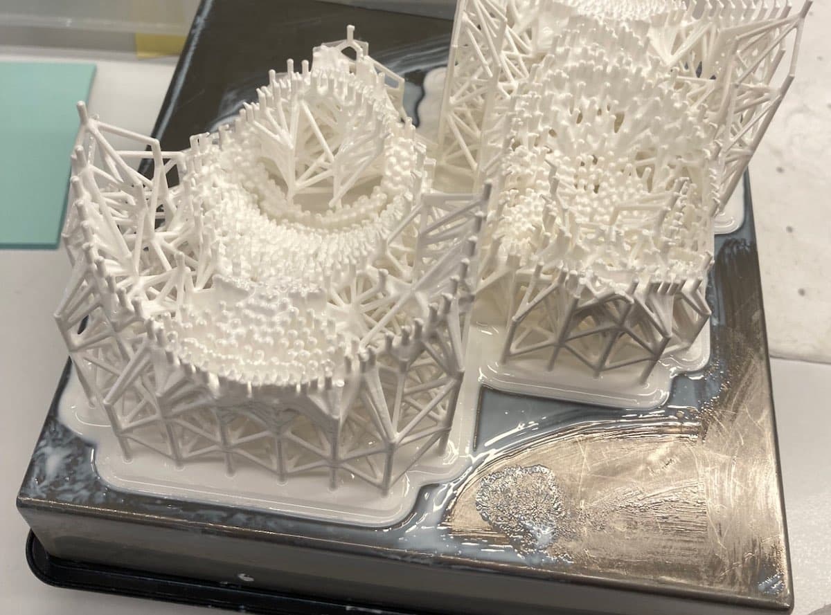 Alumina 4N Resin 打印部件从支撑结构上脱落