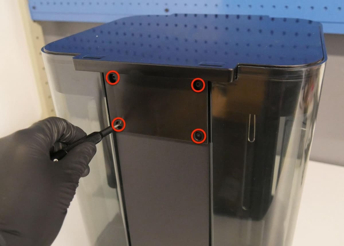 outer-lid-screws-annotated.jpg