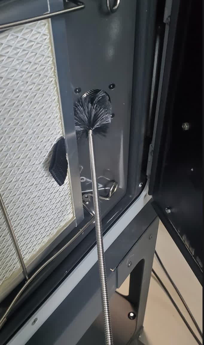从过滤柜端清洁排气管