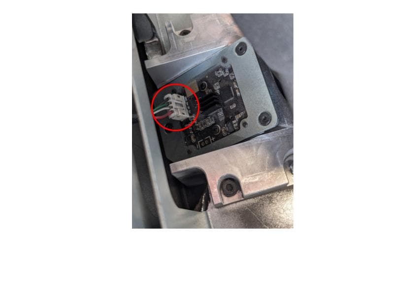 Fuse 1 代摄像机电缆位置