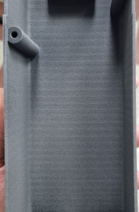 Fuse 1 代打印机打印的部件上出现水平条纹的示例