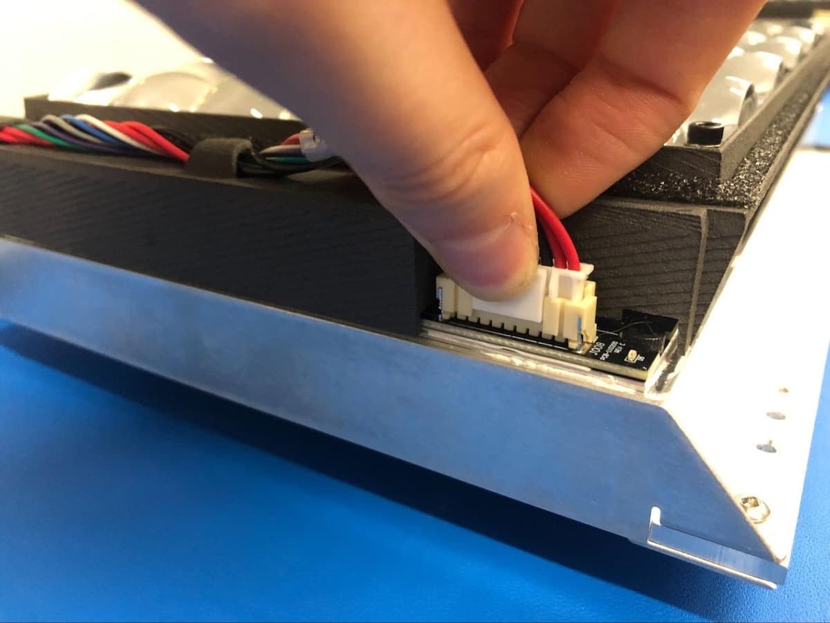 f4-blu-driver-unplug.jpg