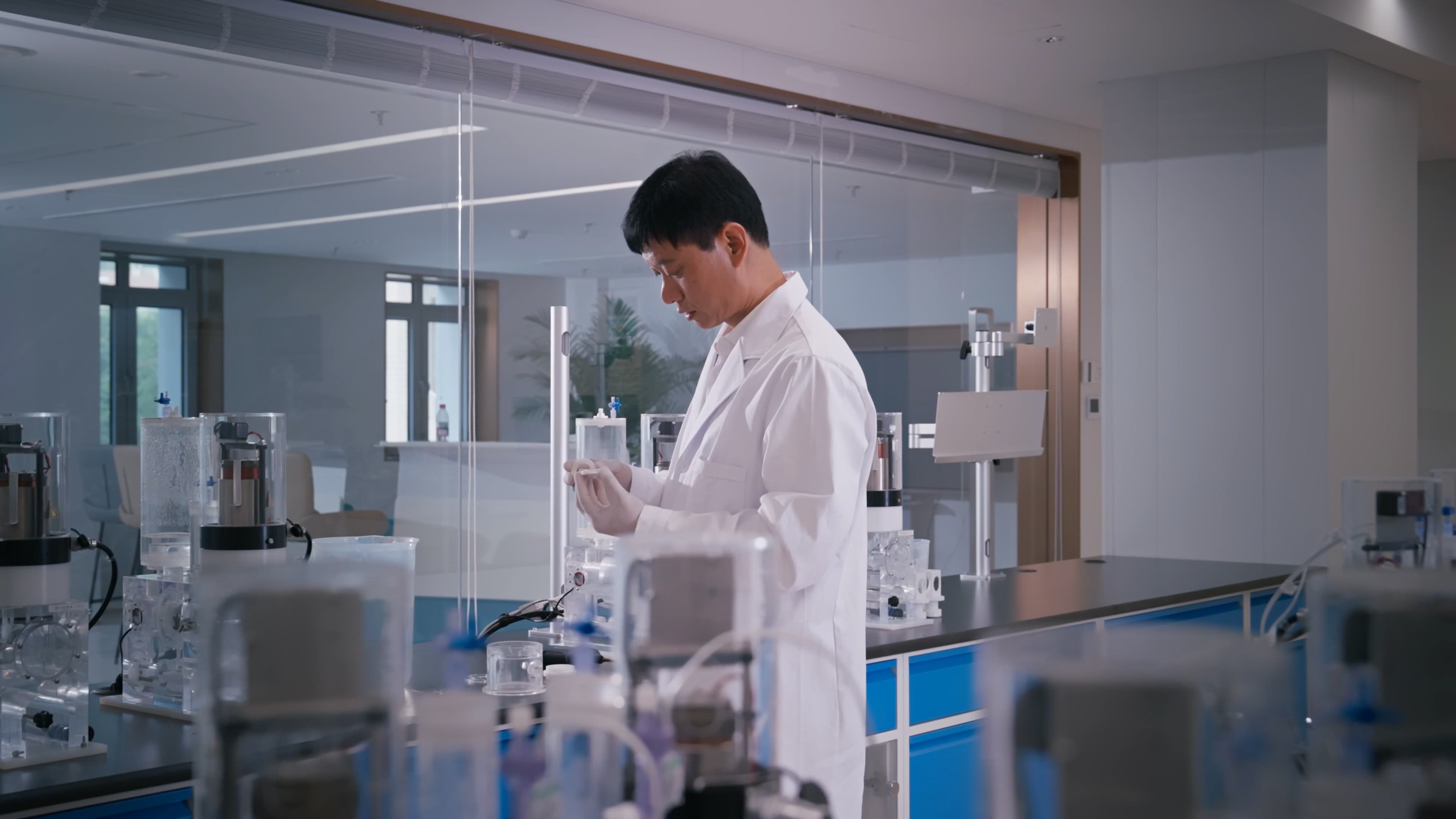 Researchers at the Bairen lab