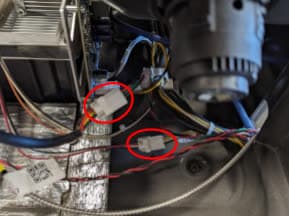 第 3 步:断开 N2 传感器和阀门的连接(仅限 Fuse 1+ 30W)