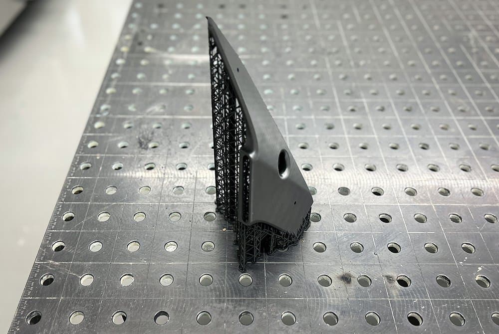 黑色 3D 打印部件