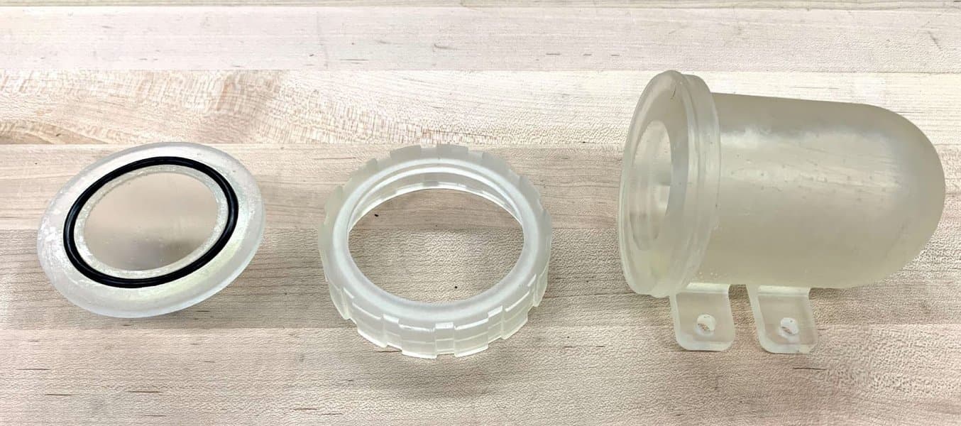 使用 Form 3+ 立体光固化 (SLA) 3D 打印机和 Clear Resin 打印的外壳