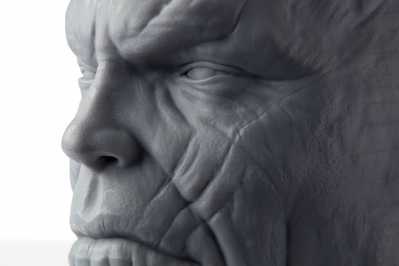 SLA 3D 打印机可制作出表面光滑的精细微型模型和雕像。使用 Form 3 SLA 3D 打印机打印的部件。
