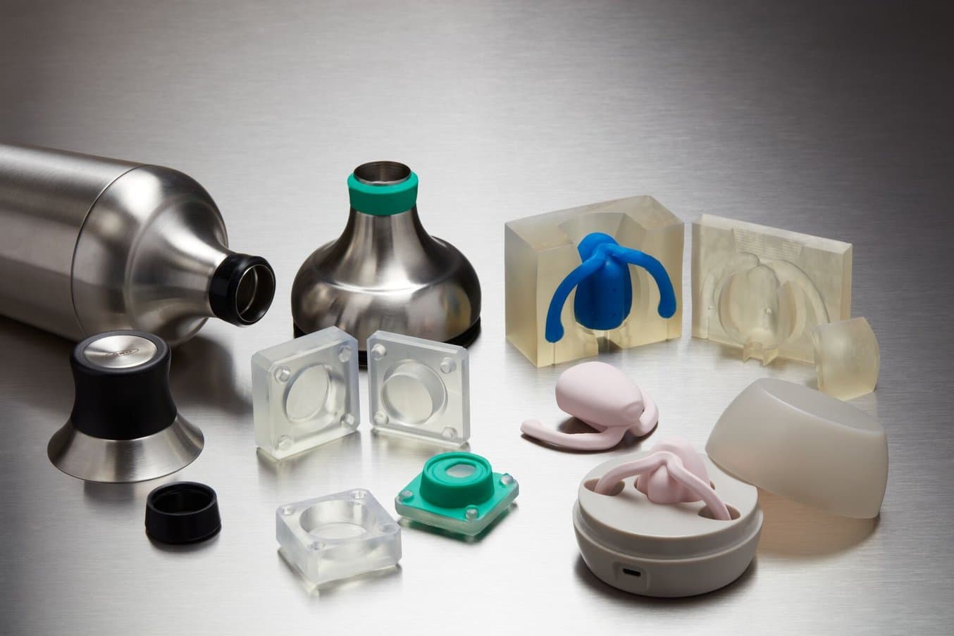 利用 Formlabs SLA 3D 打印机制作的 3D 打印模具铸造的硅胶部件。