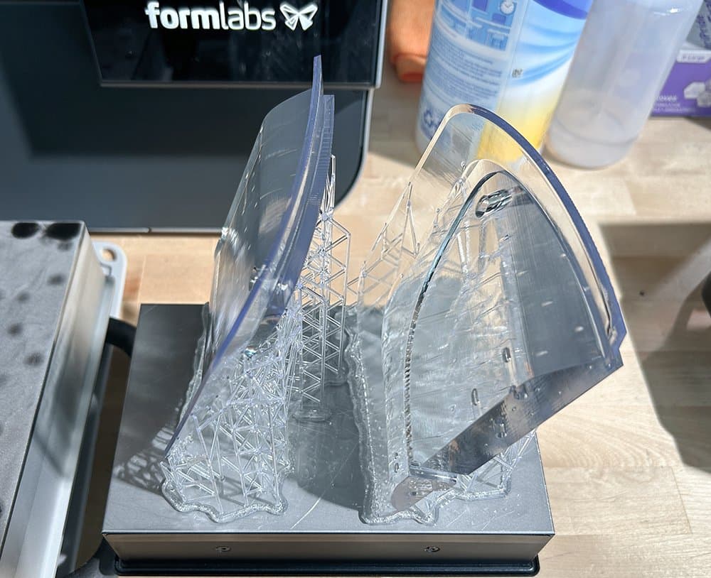 直接在构建平台上打印的带支撑透明部件