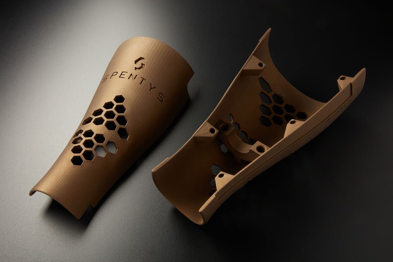 振动滚磨和染色的 SLS 3D 打印部件